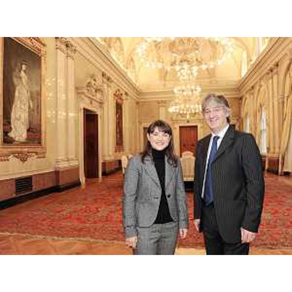 Debora Serracchiani (Europarlamentare) e Renzo Tondo (Presidente Friuli Venezia Giulia) in occasione della riunione sul Progetto Prioritario n.6 (PP6), l'asse ferroviario tra Lione, Budapest e confine magiaro/ucraino, via Trieste, nella sede della Regione. (Trieste 23/11/09)