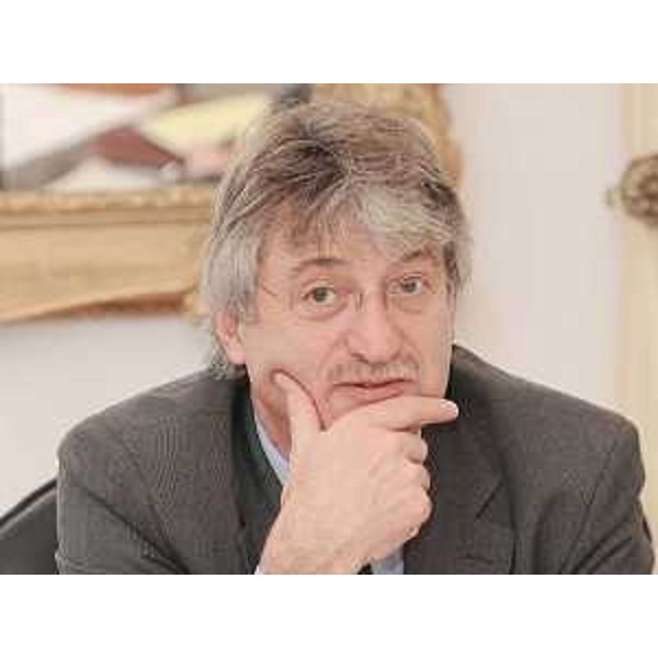 Renzo Tondo (Presidente Friuli Venezia Giulia) nel corso della riunione della Giunta regionale nella sede della Regione in piazza Unità d'Italia a Trieste. (Trieste 26/11/09)