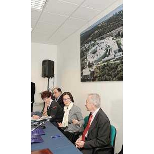 Roberto Molinaro (Assessore regionale Istruzione), Alessia Rosolen (Assessore regionale Università), Mariastella Gelmini (Ministro Università e Ricerca) e Carlo Rizzuto (Presidente Sincrotrone Trieste) al Laboratorio di Luce Sincrotrone. [Basovizza (TS) 30/11/09]