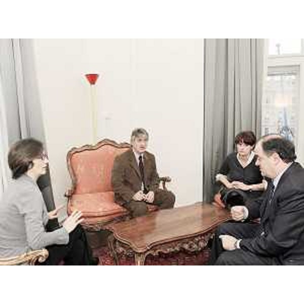 Mariastella Gelmini (Ministro Università e Ricerca), Renzo Tondo (Presidente Friuli Venezia Giulia), Alessia Rosolen (Assessore regionale Università e Ricerca) e Roberto Molinaro (Assessore regionale Istruzione) nella sede della Regione. (Trieste 30/11/09)