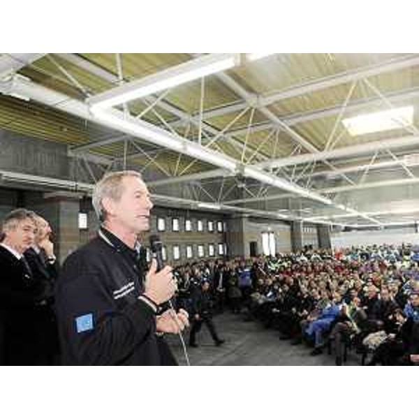 Guido Bertolaso (Capo Protezione civile nazionale), Renzo Tondo (Presidente Friuli Venezia Giulia) e Riccardo Riccardi (Ass. reg. Protezione civile) alla dodicesima "Giornata del Volontario di Protezione civile". (Torreano di Martignacco 05/12/09)