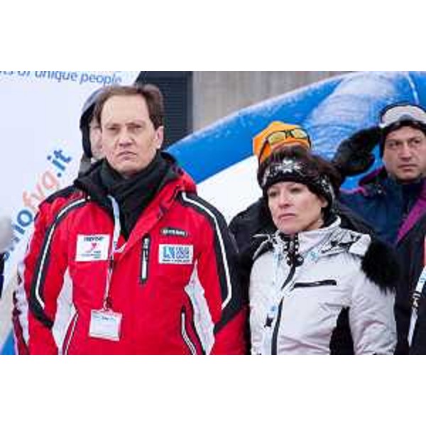 Luca Ciriani (Vicepresidente Friuli Venezia Giulia) e Manuela Di Centa (Parlamentare) all'inaugurazione della funivia transfrontaliera Funifor Canin-Kanin, tra Sella Nevea (I) e Bovec (SLO), a Sella Nevea. (Sella Nevea 05/01/10)