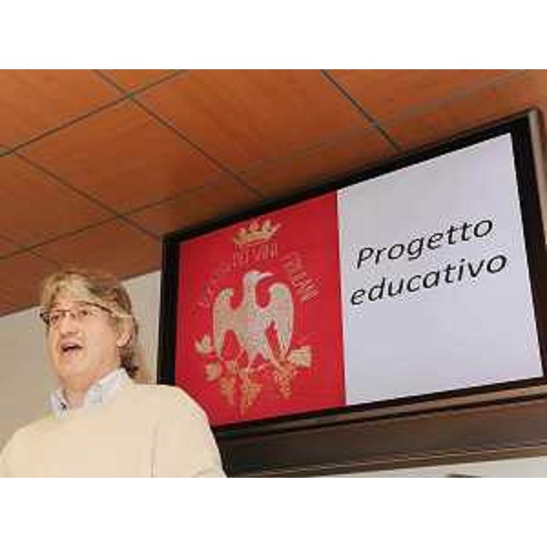 Renzo Tondo (Presidente Friuli Venezia Giulia) interviene alla presentazione di "Bere responsabile", iniziativa del Ducato dei vini friulani, nella sede regionale di Udine. (Udine 11/01/10)