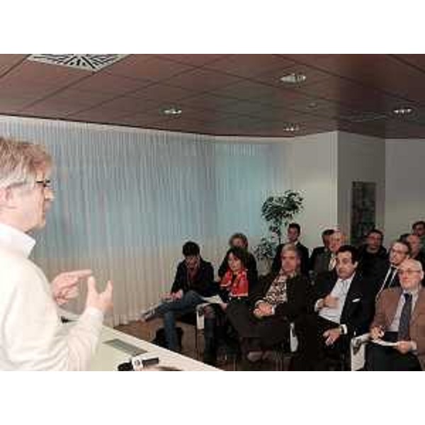 Renzo Tondo (Presidente Friuli Venezia Giulia) interviene alla presentazione di "Bere responsabile", iniziativa del Ducato dei vini friulani, nella sede regionale di Udine. (Udine 11/01/10)