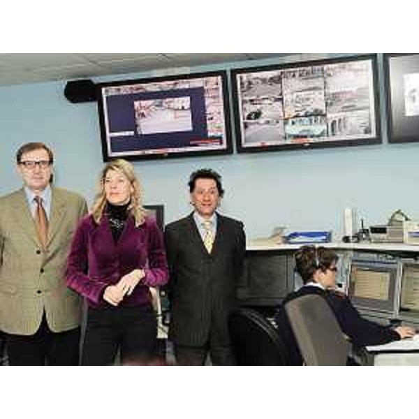 Luigi De martino (Capo Divisione Anticrimine Questura UD), Federica Seganti (Assessore regionale Sicurezza) e Giuseppe Padulano (Questore Udine) nel corso della giornata di formazione nella sede della Questura di Udine. (Udine 26/01/10)