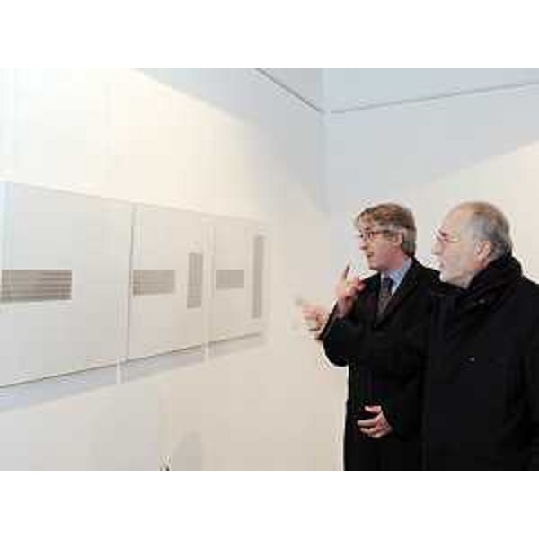 Renzo Tondo (Presidente Friuli Venezia Giulia) e l'artista alla mostra delle opere di Renzo Marzona "Senza Titolo 1977-2009" a Palazzo Frisacco. (Tolmezzo 29/01/10)