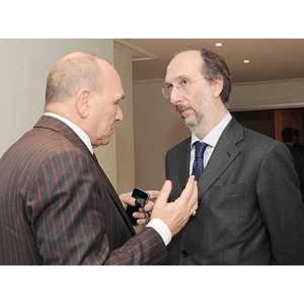 Sergio Dressi (Presidente Aeroporto FVG) e Riccardo Riccardi (Assessore regionale Mobilità e Infrastrutture di Trasporto) nel corso del convegno "Lo spazio mediterraneo della mobilità", all'Hotel Savoia a Trieste. (Trieste 05/02/10)