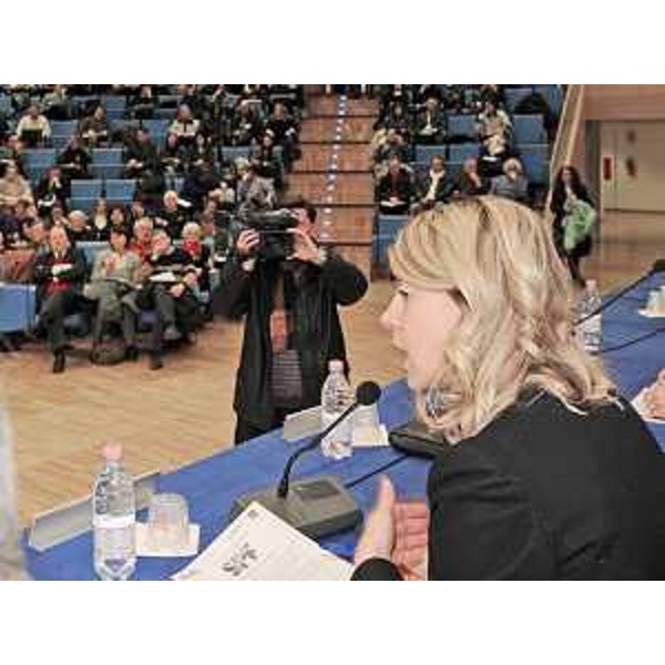 Federica Seganti (Assessore regionale Relazioni internazionali e comunitarie) alla presentazione di "Small project fund". (Udine 08/02/10)