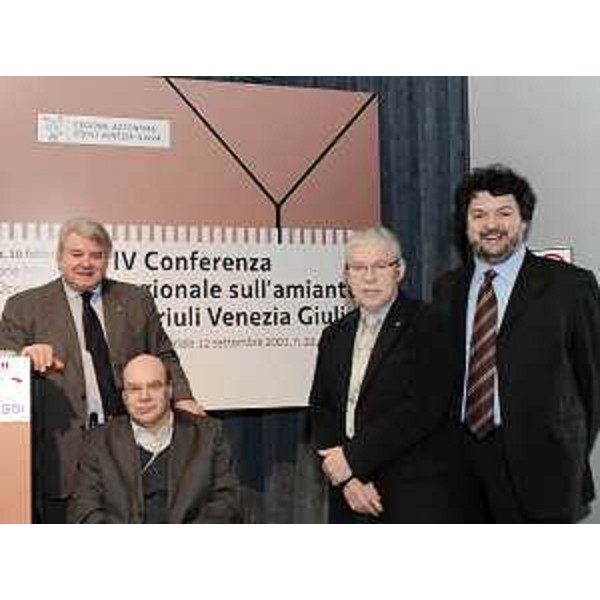 Elio De Anna (Assessore regionale Ambiente e Lavori pubblici), Vladimir Kosic (Assessore regionale Salute e Protezione sociale), Mauro Melato (Presidente Commissione regionale Amianto) e Renzo Simoni (Commissione regionale Amianto) alla IV Conferenza regionale sull'amianto in FVG, alla Stazione Marittima di Trieste. (Trieste 10/02/10)