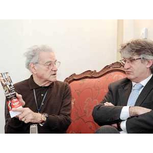 Teddy Reno (Cantante e talent scout) e Renzo Tondo (Presidente Friuli Venezia Giulia) nella sede della Regione. (Trieste 11/02/10)