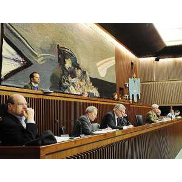 Vladimir Kosic (Assessore regionale Salute, Integrazione sociosanitaria e Politiche sociali) nel corso delle audizioni sul Piano sanitario in III Commissione, in Consiglio regionale. (Trieste 15/02/10)