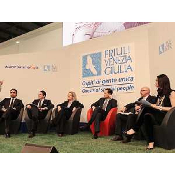 Luca Ciriani (Vicepresidente FVG e Assessore regionale Attività produttive) in conferenza stampa nello stand della Turismo FVG alla BIT di Milano. (Milano 19/02/10)
