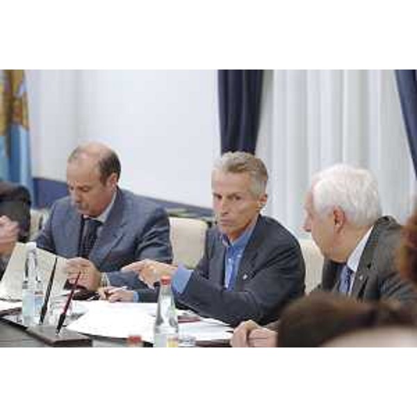 Riccardo Illy (Presidente Regione Friuli Venezia Giulia) e Gianfranco Moretton (Vicepresidente Assessore regionale all'ambiente, lavori pubblici e protezione civile) ritratti durante la riunione della Giunta Regionale. (Trieste 07/11/06)