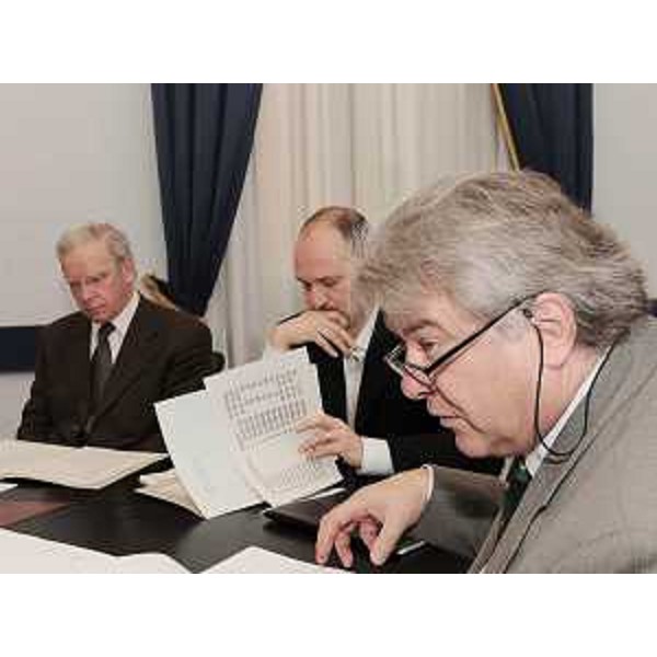 Elio De Anna (Assessore regionale Sport) al "Tavolo della Governance dello Sport", con rappresentanti di ANCI, UPI, CONI e Ufficio scolastico regionale. (Trieste 25/02/10)