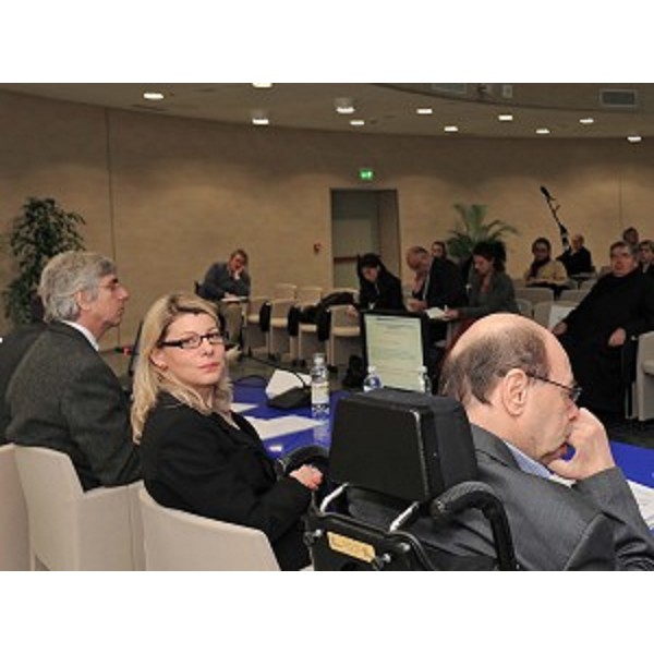 Vladimir Kosic (assessore regionale Salute, Integrazione sociosanitaria e Politiche sociali) e Federica Seganti (assessore regionale Politiche internazionali e comunitarie) al seminario “Le dimensioni internazionali delle politiche della salute della Regione FVG”. (Gorizia, 26/02/2010)