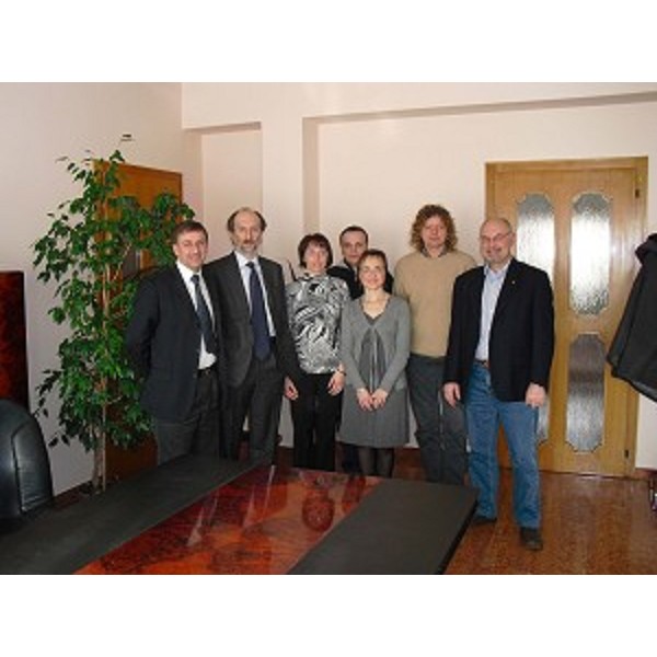 Riccardo Riccardi (Assessore regionale alla Viabilità e Protezione civile) con Dino Giacomuzzi (sindaco di Sedegliano) ed alcuni assessori componenti la Giunta comunale. (Sedegliano, 27/02/10)