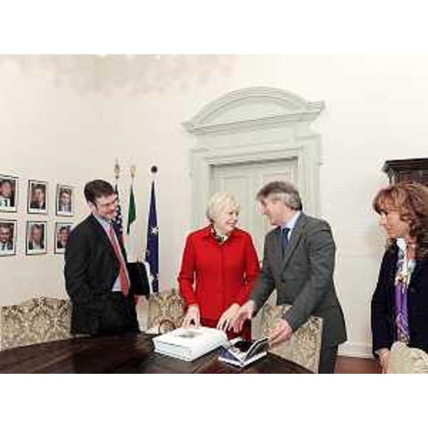 Al centro, Carol Perez (Console generale Stati Uniti a Milano) e Renzo Tondo (Presidente Friuli Venezia Giulia). (Trieste 02/03/10)