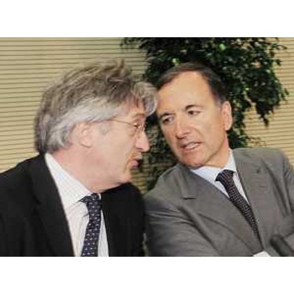 Renzo Tondo (Presidente Friuli Venezia Giulia) e Franco Frattini (Ministro italiano Affari esteri) al forum "Gli scenari dello sviluppo dell'area Adriatico-Balcanica". (Gorizia 08/03/10)