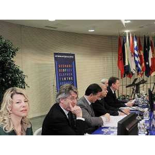 Federica Seganti (Assessore regionale Relazioni internazionali e comunitarie), Renzo Tondo (Presidente Friuli Venezia Giulia), Franco Frattini (Ministro italiano Affari esteri) ed Ettore Romoli (Sindaco Gorizia) al forum "Gli scenari dello sviluppo dell'area Adriatico-Balcanica". (Gorizia 08/03/10)