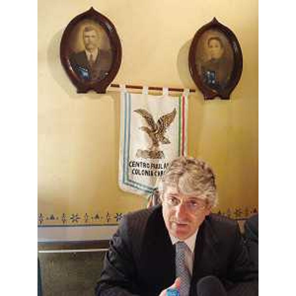 Renzo Tondo (Presidente Friuli Venezia Giulia), in visita ufficiale a Colonia Caroya (provincia di Cordoba, Argentina), nella sede di "Casa Copetti". (Colonia Caroya 14/03/10)