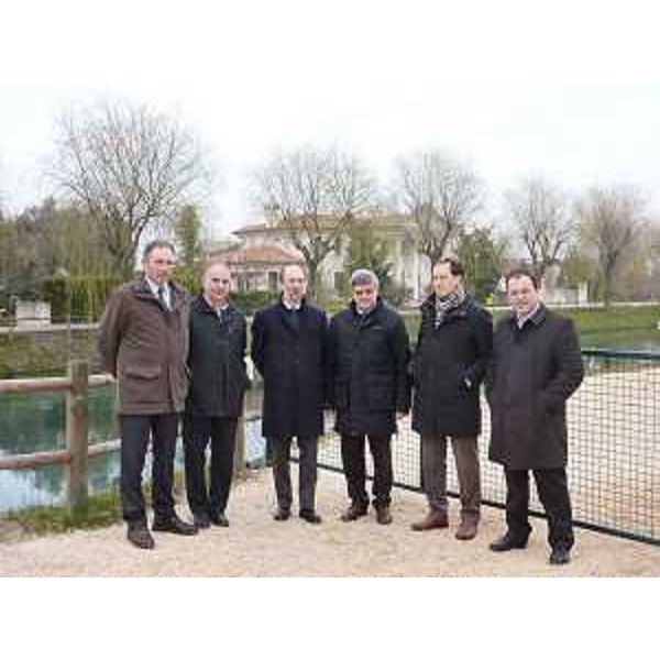 Luca Ciriani (Vicepresidente FVG), Riccardo Riccardi (Assessore regionale Protezione civile) con Lorenzo Cella (Sindaco Fiume Veneto) ed amministratori locali. (Fiume Veneto 16/03/10)