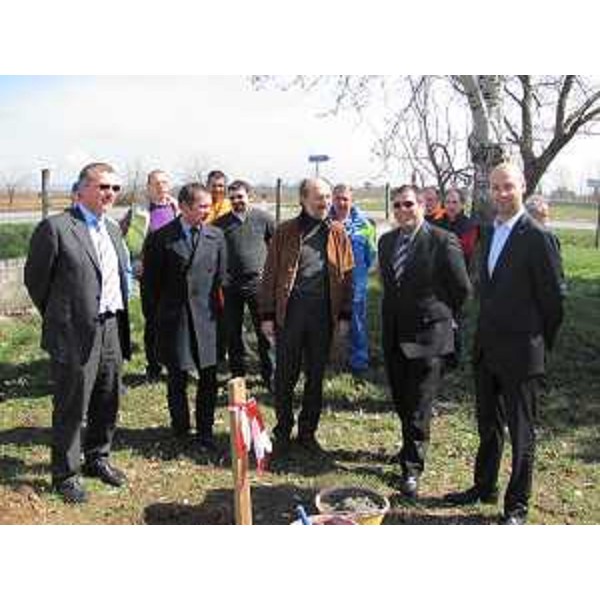 Piero Mauro Zanin (Sindaco Talmassons), Fabio Marchetti (Vicepresidente Provincia Udine), Riccardo Riccardi (Assessore regionale Viabilità e Trasporti), Mario Virgili e Stefano Teghil (Assessori Provincia UD) in occasione della posa della prima pietra per due rotonde sulla SR 252. (Talmassons 23/03/10)