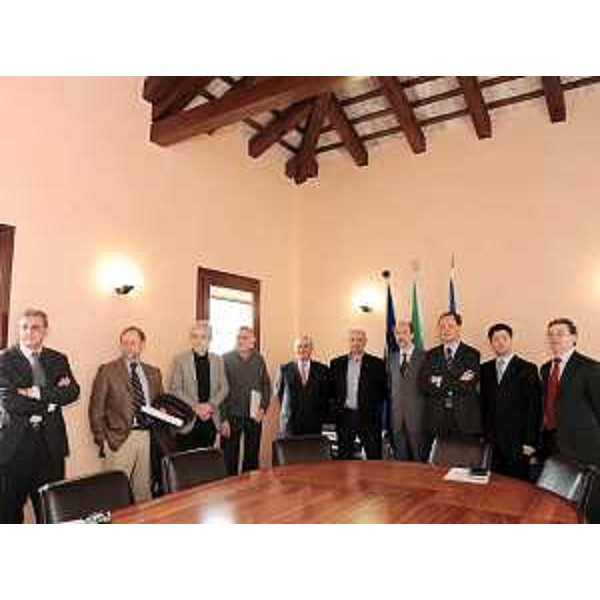 Riccardo Riccardi (Assessore regionale Protezione civile) e Luca Ciriani (Vicepresidente FVG) con i sindaci dei Comuni colpiti da eventi calamitosi in maggio e giugno del 2009. (Pordenone 25/03/10)