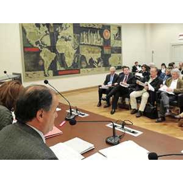 Alessia Rosolen (Assessore regionale Lavoro) e Roberto Molinaro (Assessore regionale Formazione) presentano il piano generale d'impiego dei fondi europei per la formazione 2010. (Trieste 25/03/10)