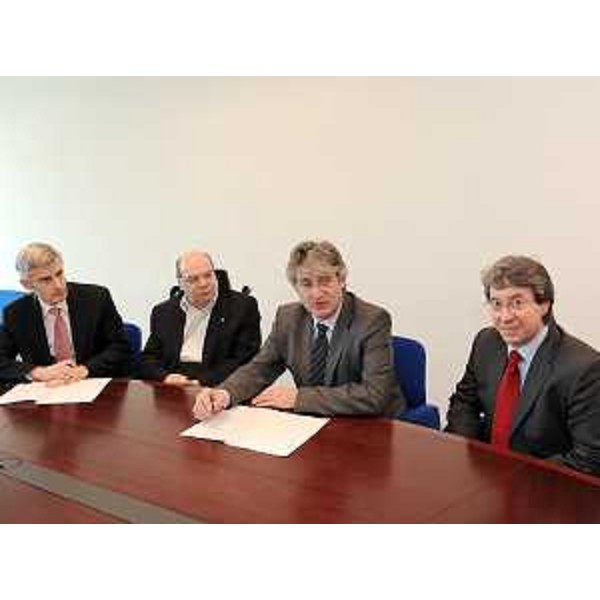 Paolo Bordon (Direttore ASS 5 Bassa Friulana), Vladimir Kosic (Assessore regionale Salute, Integrazione sociosanitaria e Politiche sociali), Renzo Tondo (Presidente Friuli Venezia Giulia) e Fabio Samani (Direttore ASS 1 Triestina) nella palazzina dell'Aeroporto FVG. (Ronchi dei Legionari 25/03/10)