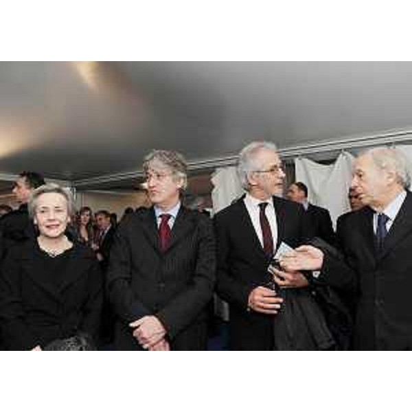 Maria Teresa Bassa Poropat (Presidente Provincia TS), Renzo Tondo (Presidente Friuli Venezia Giulia), Gianfranco Pizzolitto (Sindaco Monfalcone) ed Ettore Romoli (Sindaco Gorizia) alla cerimonia di consegna della nave da crociera "Azura" alla società armatrice P&O Cruises, nel cantiere navale della Fincantieri. (Monfalcone 26/03/10)