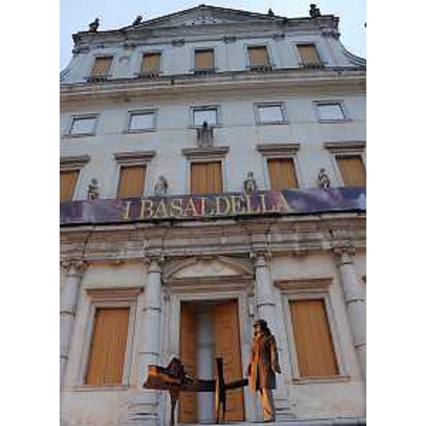 Dal 26 marzo al 29 agosto 2010, Villa Manin di Passariano ospita la mostra "I Basaldella. Dino, Mirko, Afro". (Villa Manin 26/03/10)