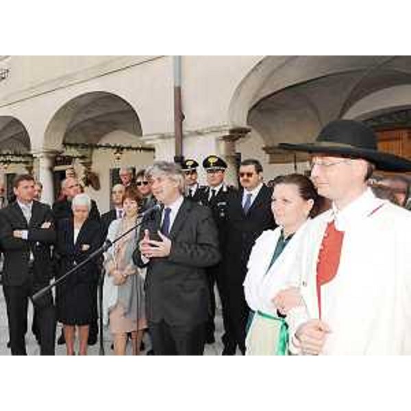 Renzo Tondo (Presidente Friuli Venezia Giulia) interviene all'inaugurazione di piazza Sant'Antonio rinnovata a Gorizia. (Gorizia 27/03/10)
