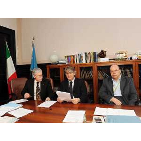 Mauro Melato (Direttore generale IRCCS Burlo Garofolo Trieste), Renzo Tondo (Presidente Friuli Venezia Giulia) e Vladimir Kosic (Assessore regionale Salute). (Trieste 30/03/10)