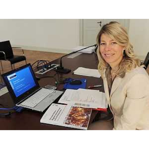 Federica Seganti (Assessore regionale Autonomie locali) alla presentazione della web letter del Consiglio delle Autonomie. (Trieste 30/03/10)