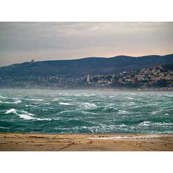 Bora a Trieste - 11 marzo 2010 - Foto Andrea Micalli 