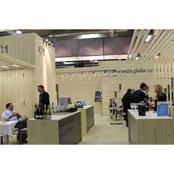 Lo stand del Friuli Venezia Giulia alla 44a edizione di Vinitaly. (Verona 08/04/10)
