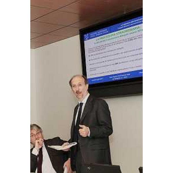 Renzo Tondo (Presidente Friuli Venezia Giulia) e Riccardo Riccardi (Assessore regionale Mobilità e Infrastrutture di Trasporto, delegato Protezione civile) all'incontro con le categorie economiche su "La legislatura delle infrastrutture". (Udine 09/04/10)