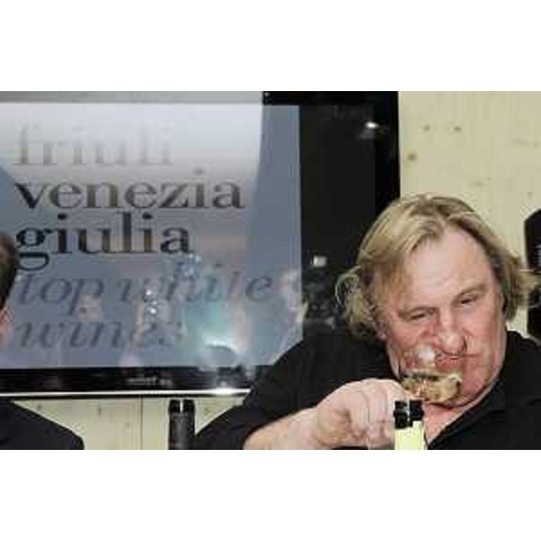 Gerard Depardieu (Attore, enologo, gourmet) nello stand del Friuli Venezia Giulia alla 44a edizione di Vinitaly. (Verona 10/04/10)