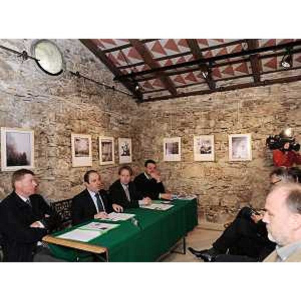 Claudio Violino (Assessore regionale Risorse agricole, naturali e forestali) nel corso dell'incontro sulle prospettive di sviluppo dell'agricoltura in provincia di Trieste, nella Casa Carsica di Monrupino. (Trieste 23/04/10)