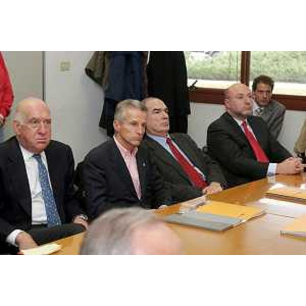 Riccardo Illy (Presidente Regione Friuli Venezia Giulia) con Enrico Bertossi (Assessore regionale alle attività produttive)durante la visita alla 'ZML INDUSTRIES' di Maniago. (Maniago 17/11/2006) 