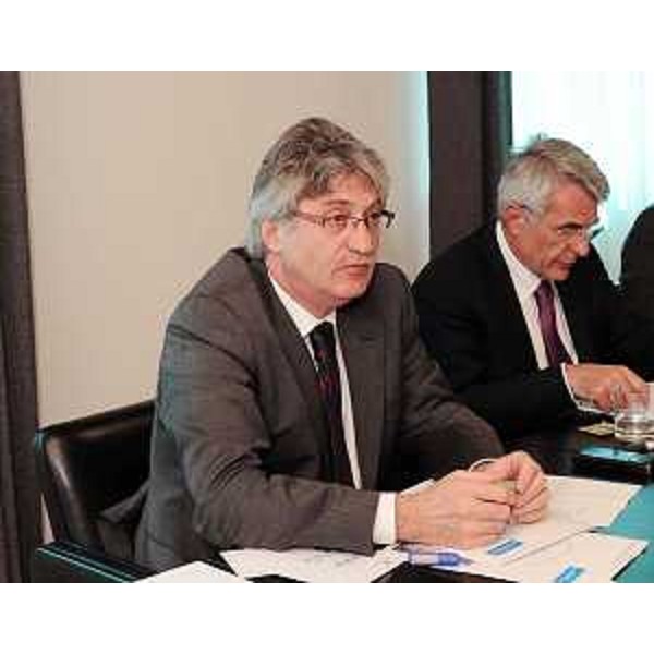 Renzo Tondo (Presidente Friuli Venezia Giulia) e Giovanni Collino (Presidente Commissione paritetica Stato-Regione) nel corso della riunione della Commissione paritetica Stato-Regione. (Udine 26/04/10)