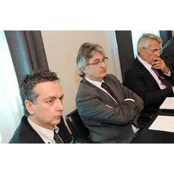 Edouard Ballaman (Presidente Consiglio regionale FVG), Renzo Tondo (Presidente Friuli Venezia Giulia) e Giovanni Collino (Presidente Commissione paritetica Stato-Regione) nel corso della riunione della Commissione paritetica Stato-Regione. (Udine 26/04/10)
