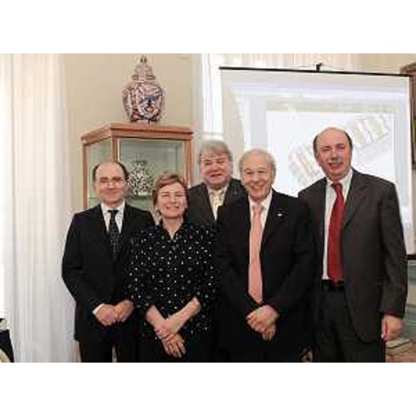 Salvatore Costanzo, Perla Lusa (Presidente ATER TS), Elio De Anna (Assessore regionale Lavori pubblici), Ettore Romoli (Sindaco GO) e Roberto Grion (Presidente ATER GO) nella sede municipale. (Gorizia 29/04/10)
