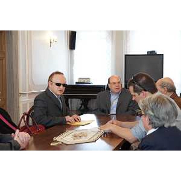 Vladimir Kosic (Assessore regionale Salute, Integrazione sociosanitaria e Politiche sociali) visita la Casa famiglia regionale per anziani non vedenti "Villa Masieri" a Luseriacco di Tricesimo. (Tricesimo 29/04/10) 