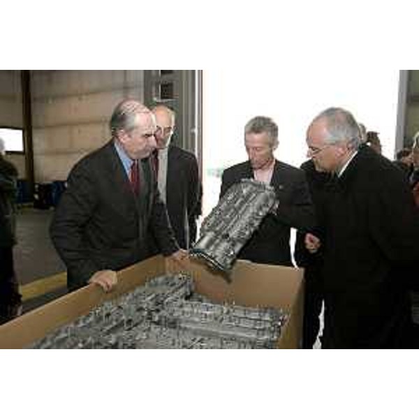 Riccardo Illy (Presidente Regione Friuli Venezia Giulia) durante la visita alla 'ZML INDUSTRIES' di Maniago. (Maniago 17/11/2006)