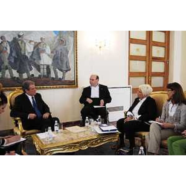 Incontro tra Sali Berisha (Primo ministro Albania) e Vladimir Kosic (Assessore regionale Salute, Integrazione sociosanitaria e Politiche sociali) su collaborazione in campo sanitario e sociale tra FVG e Albania. (Tirana 03/05/10)