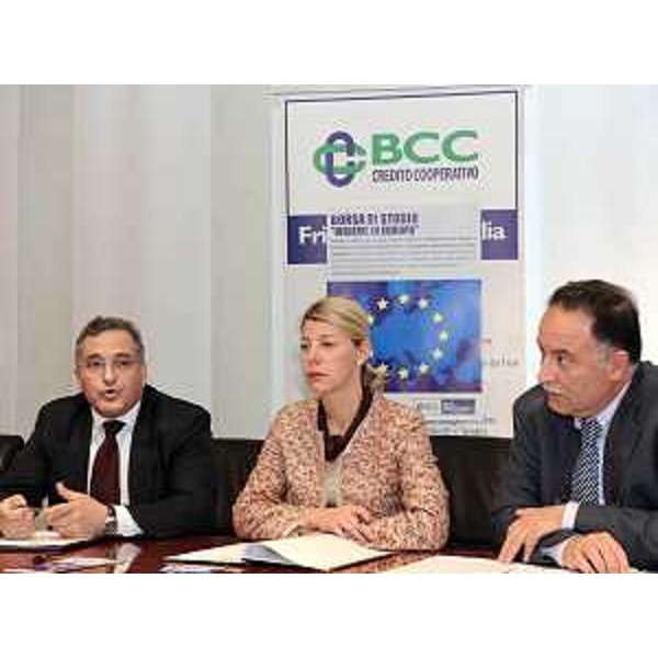 Giuseppe Graffi Brunoro (Presidente BCC), Federica Seganti (Assessore regionale Relazioni internazionali e comunitarie) e Giuseppe Napoli (Vicedirettore DC Relazioni internazionali e comunitarie). (Trieste 06/05/10)