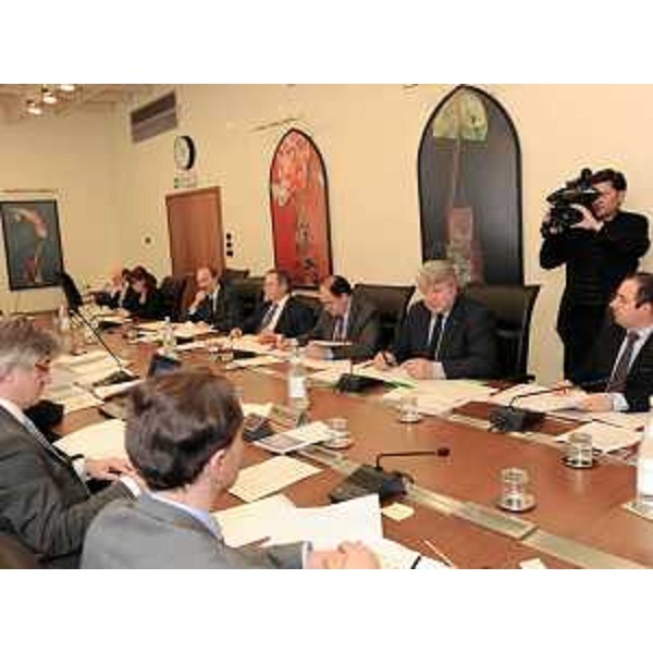 Renzo Tondo (Presidente Friuli Venezia Giulia) presiede la riunione della Giunta regionale nella sede del Consiglio regionale. (Trieste 06/05/10)