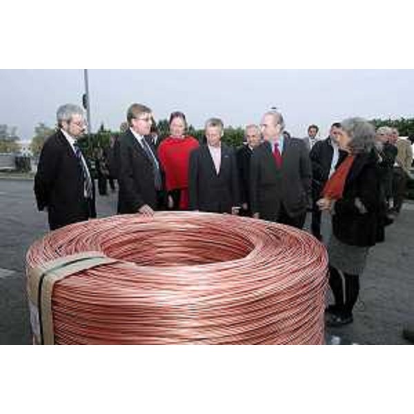 Riccardo Illy (Presidente Regione Friuli Venezia Giulia) con Furio Honsell (Magnifico Rettore dell'Università di Udine) durante la visita alla 'ZML INDUSTRIES' di Maniago. (Maniago 17/11/2006)