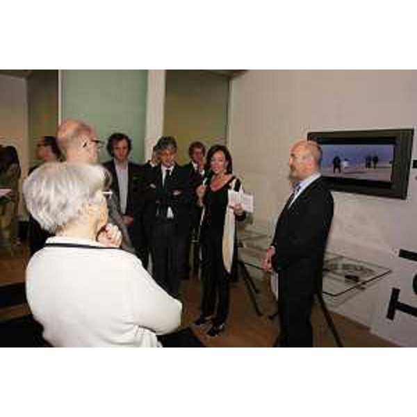 Renzo Tondo (Presidente Friuli Venezia Giulia), Michela Flaborea (Televita) e Massimo Defendi (di Synaps Technology) alla presentazione del dispositivo di protezione sociale PeTra (Personal Tracker) nella sede di Televita SpA. (Trieste 07/05/10)